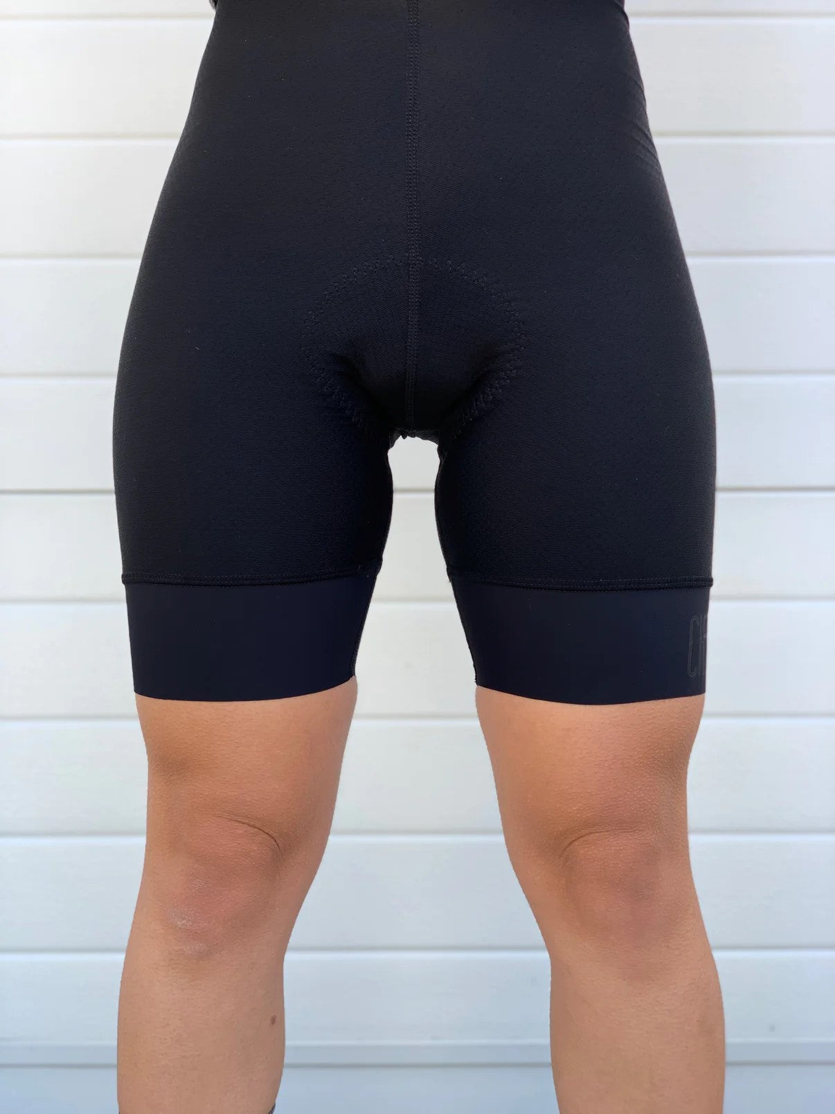 BIB SHORT CON COSTURAS NEGRO MUJER