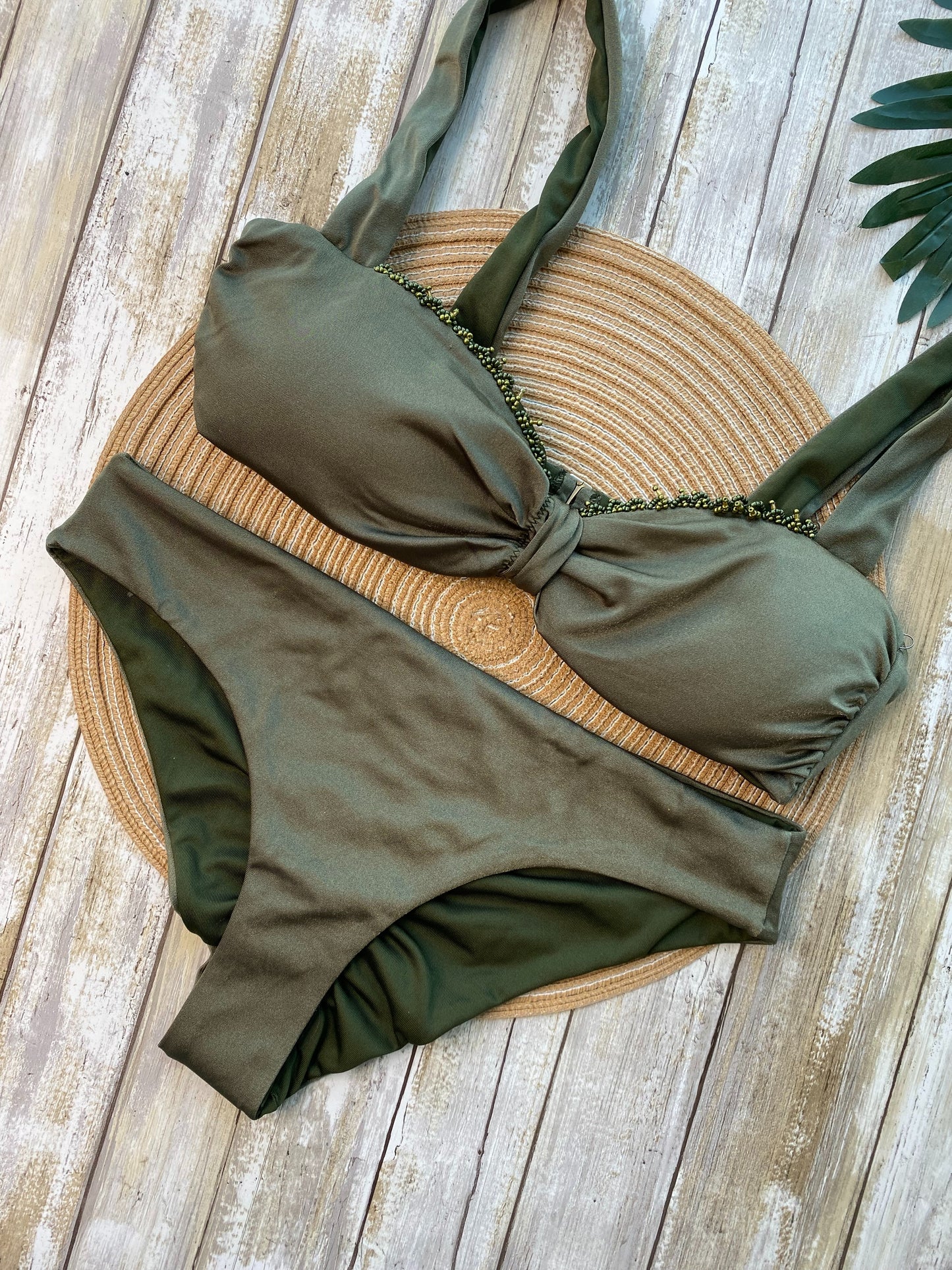 BIKINI LIRA BORDADO VERDE OLIVA